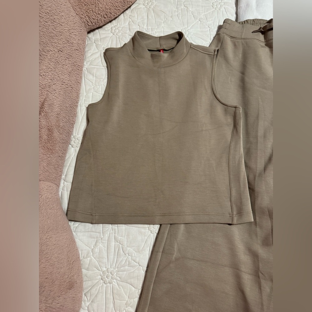 AirEssentials Mock Neck Top and Cropped Wide Leg Pant Set